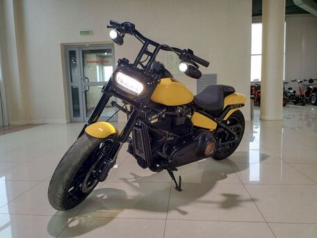 2018 Harley-Davidson Fat Bob, жёлтый, 1650000 рублей, вид 1