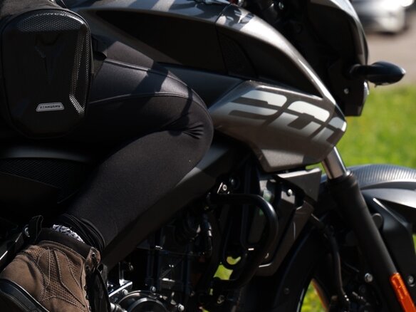 2023 Bajaj Pulsar NS 200, серый, 245000 рублей - вид 7