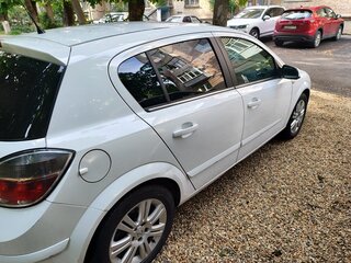 2007 Opel Astra H Рестайлинг, белый, 450000 рублей, вид 4