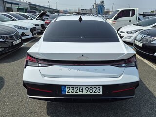 2023 Hyundai Avante VII Рестайлинг, белый, 1971177 рублей, вид 5