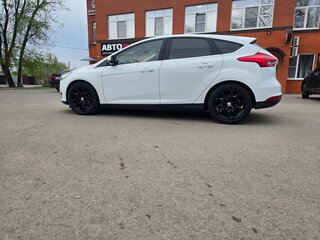 2017 Ford Focus III Рестайлинг, белый, 1200000 рублей, вид 4