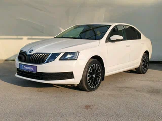 2017 Skoda Octavia III (A7) Рестайлинг, белый, 1415000 рублей, вид 1