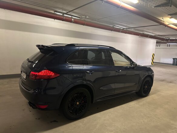 2010 Porsche Cayenne Turbo II (958), синий, 2120000 рублей - вид 2