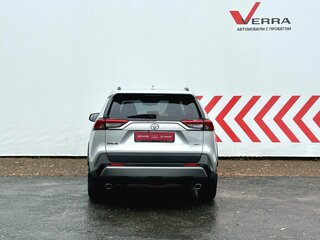 2020 Toyota RAV4 V (XA50), серебристый, 3800000 рублей, вид 5