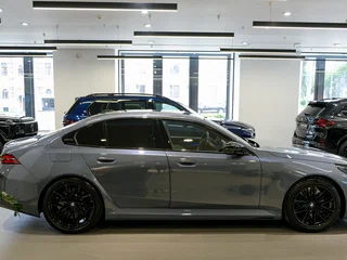 2026 BMW M5 VII (G90), серый, 22990000 рублей, вид 4