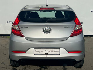 2014 Hyundai Solaris I Рестайлинг, серебристый, 695000 рублей, вид 5