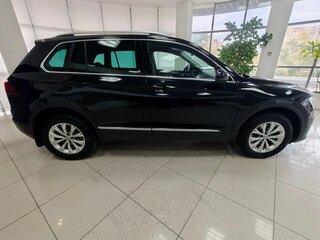 2018 Volkswagen Tiguan II, чёрный, 1980000 рублей, вид 4