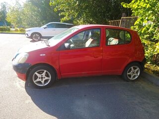 2000 Toyota Yaris I, красный, 200000 рублей, вид 4