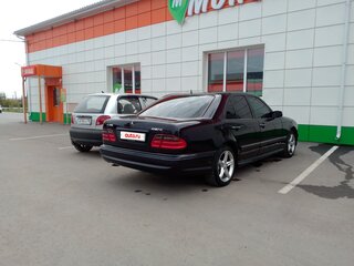 2000 Mercedes-Benz E-Класс 280 II (W210, S210) Рестайлинг, синий, 870000 рублей, вид 3