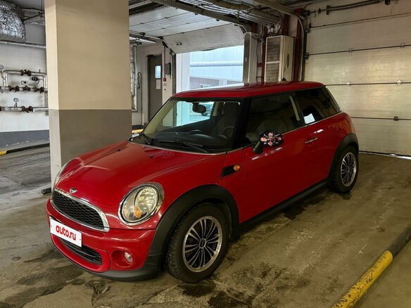 2011 Mini Hatch One II (R56) Рестайлинг, красный, 880000 рублей