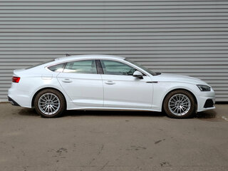 2021 Audi A5 Sportback 35 TFSI II (F5) Рестайлинг, белый, 3999000 рублей, вид 4