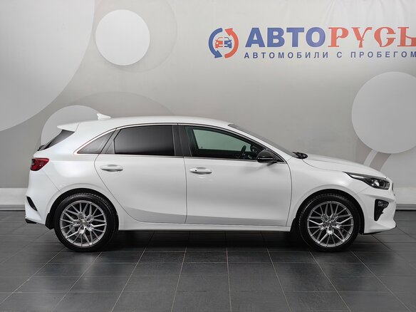 2018 Kia Ceed III, белый, 1605000 рублей - вид 4