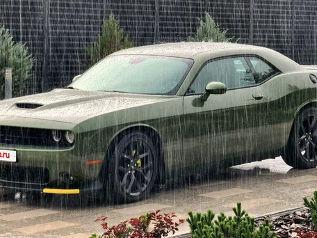 2019 Dodge Challenger III Рестайлинг 2, зелёный, 4750000 рублей, вид 1