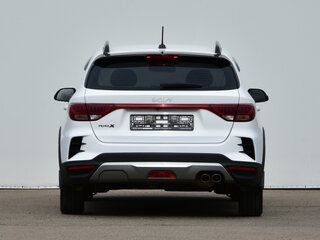2021 Kia Rio X IV Рестайлинг, белый, 1399000 рублей, вид 4