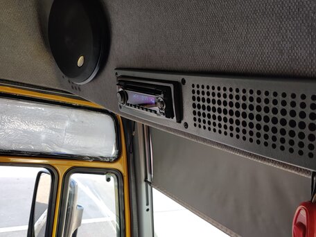 1999 Mercedes-Benz Vario, жёлтый, 2000000 рублей, вид 3