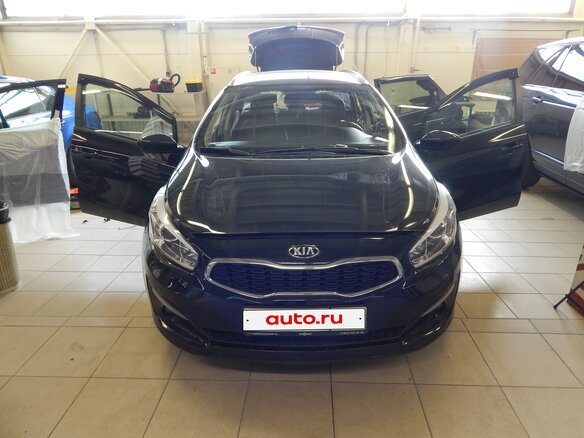 2018 Kia Ceed II Рестайлинг, чёрный, 1250000 рублей - вид 2