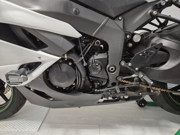2010 Kawasaki ZX-6 Ninja, белый, 600000 рублей - вид 5