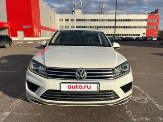 2015 Volkswagen Touareg II Рестайлинг, белый, 2400000 рублей, вид 2