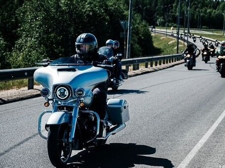 2019 Harley-Davidson Street Glide, серебристый, 1650000 рублей, вид 5
