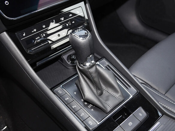 2025 Skoda Superb III Рестайлинг, белый, 2580005 рублей - вид 9