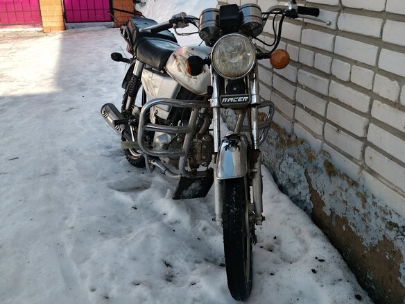 2017 Racer Alpha, серебристый - вид 2