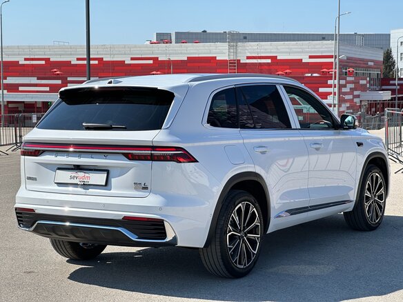 2026 Geely Monjaro (Xingyue L) I Рестайлинг 2 (China Market), белый, 4697000 рублей - вид 22