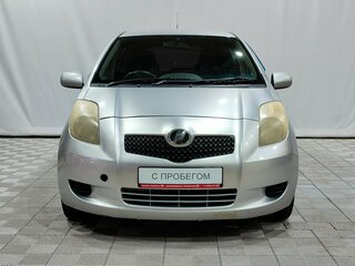 Toyota Vitz II (XP90)