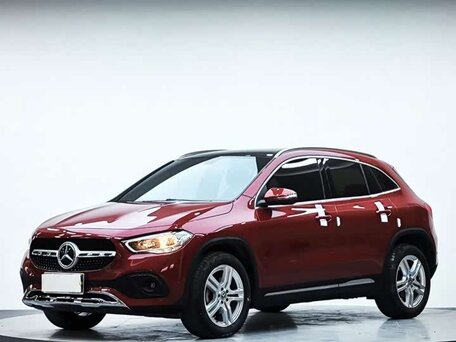 2022 Mercedes-Benz GLA 180 II (H247), пурпурный, 2050000 рублей, вид 3