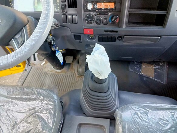 2024 Isuzu Elf (N-series), жёлтый, 7500000 рублей - вид 6