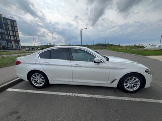 2018 BMW 5 серии 520d xDrive VII (G30/G31/G38), белый, 3550000 рублей, вид 3