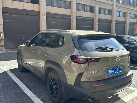 2023 Mazda CX-50, коричневый, 2342000 рублей, вид 4