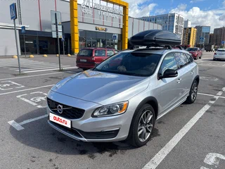 2016 Volvo V60 Cross Country I, серебристый, 2200000 рублей, вид 1