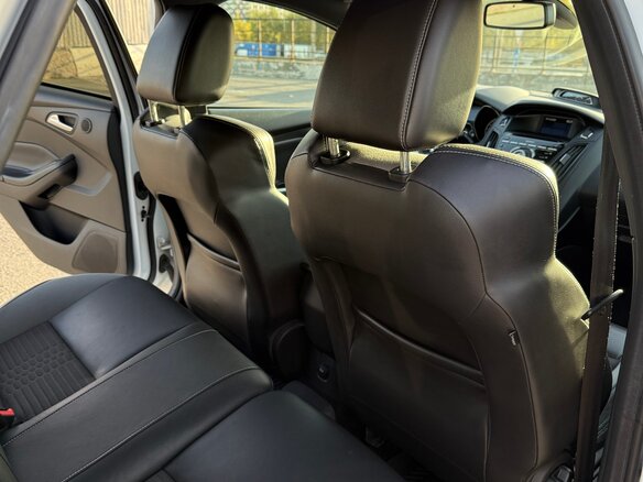 2012 Ford Focus ST III, белый, 1500000 рублей - вид 10