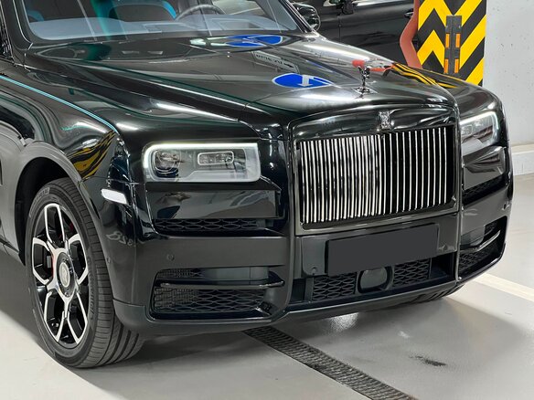 2020 Rolls-Royce Cullinan Black Badge I (Series I), чёрный, 39950000 рублей - вид 5