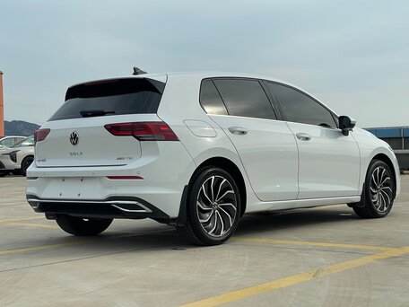 2022 Volkswagen Golf VIII, белый, 2327000 рублей, вид 5