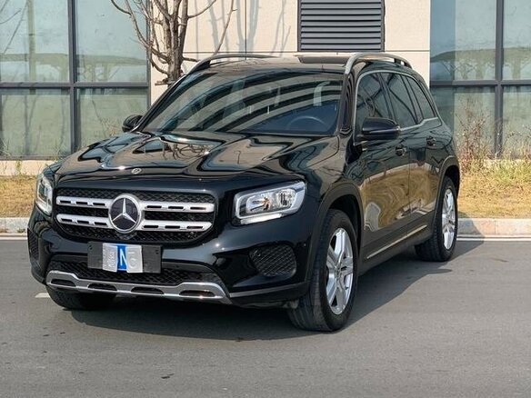 2020 Mercedes-Benz GLB 180 I (X247), чёрный, 2350000 рублей