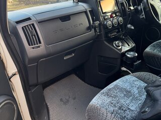 2010 Mitsubishi Delica D:5 I, белый, 1650000 рублей, вид 5