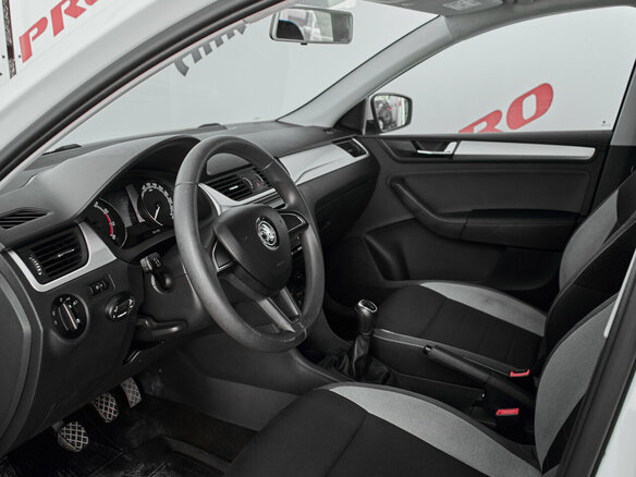 2017 Skoda Rapid I, белый, 990000 рублей - вид 9