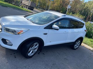 2017 Ford Kuga II Рестайлинг, белый, 1650000 рублей, вид 4