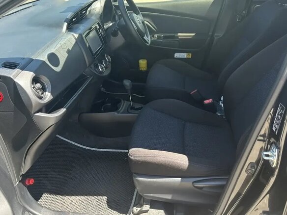 2016 Toyota Vitz III (XP130) Рестайлинг, чёрный - вид 17