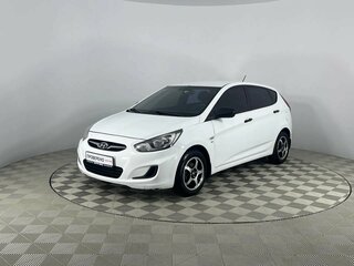 2013 Hyundai Solaris I, белый, 578000 рублей, вид 1