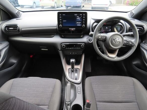 2023 Toyota Yaris IV, белый - вид 10