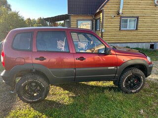 2012 Chevrolet Niva I Рестайлинг, красный, 550000 рублей, вид 3