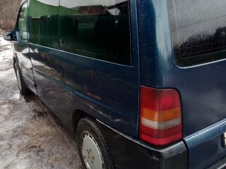 1997 Mercedes-Benz V-Класс 230 I (W638), зелёный, 420000 рублей, вид 5