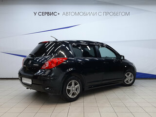 2010 Nissan Tiida I Рестайлинг, чёрный, 659000 рублей, вид 3