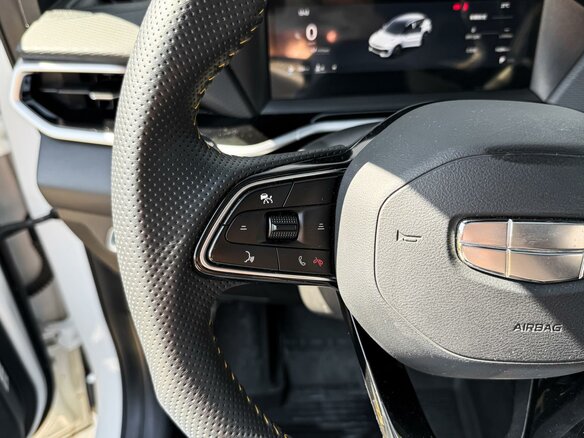 2025 Geely Coolray (Binyue L) I Рестайлинг 2, белый - вид 20