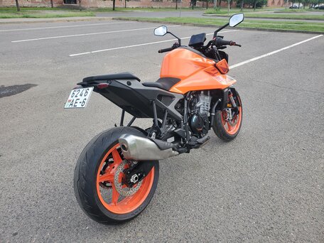 2024 KTM 990 Duke, оранжевый, 860000 рублей, вид 3