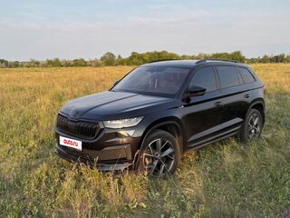 2021 Skoda Kodiaq I Рестайлинг, чёрный, 3750000 рублей, вид 1