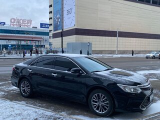 2016 Toyota Camry VII (XV50) Рестайлинг, чёрный, 2250000 рублей, вид 2