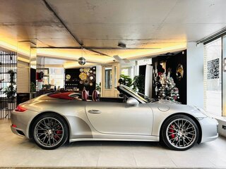 2016 Porsche 911 Carrera 4S VII (991) Рестайлинг, серебристый, 8500000 рублей, вид 4